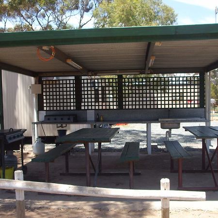 Acclaim Gateway Caravan Park Dundas Extérieur photo