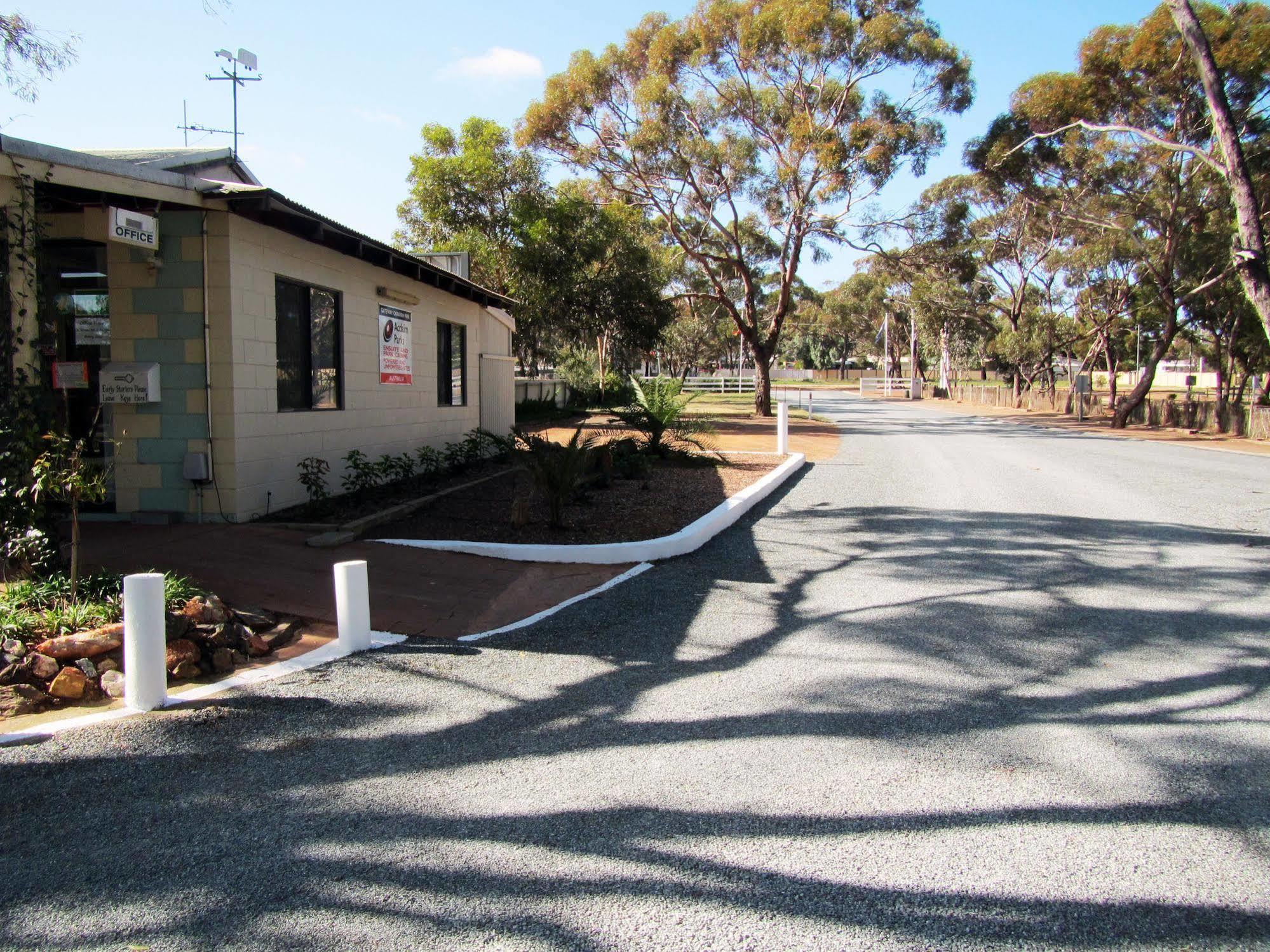 Acclaim Gateway Caravan Park Dundas Extérieur photo
